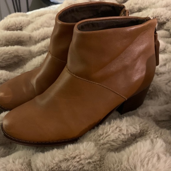 bundle of size 6.5 shoes — must sell! - Picture 5 of 6